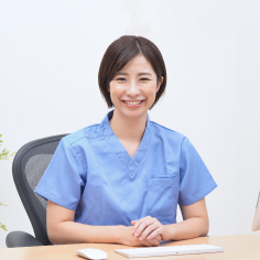 主任、女性看護師サムネイル