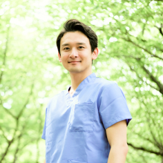 主任、男性理学療法士サムネイル