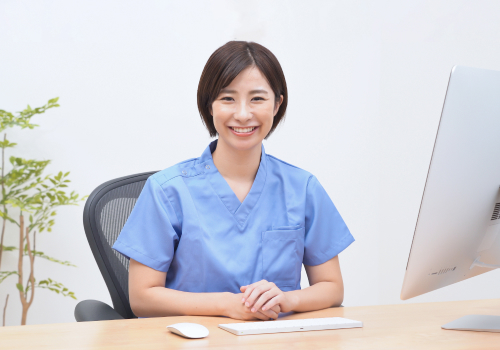 主任、女性看護師サムネイル